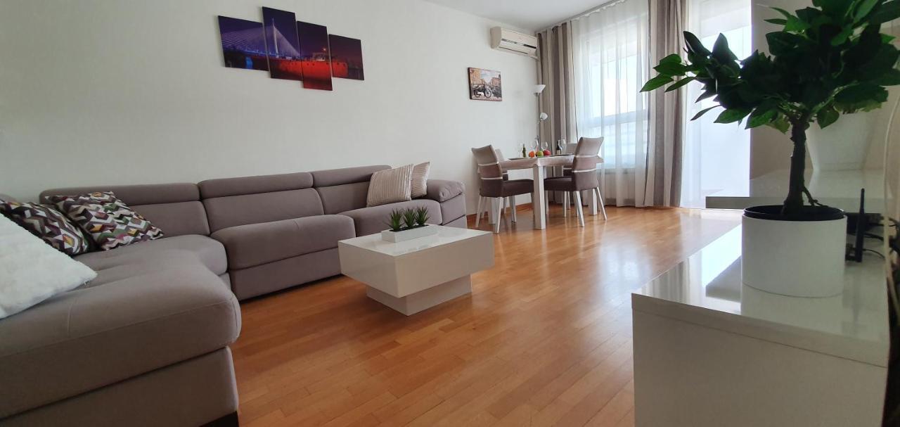Royal Apartment Belvill Belgrado Esterno foto
