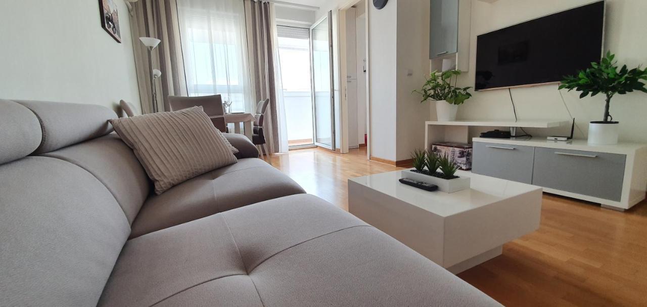 Royal Apartment Belvill Belgrado Esterno foto