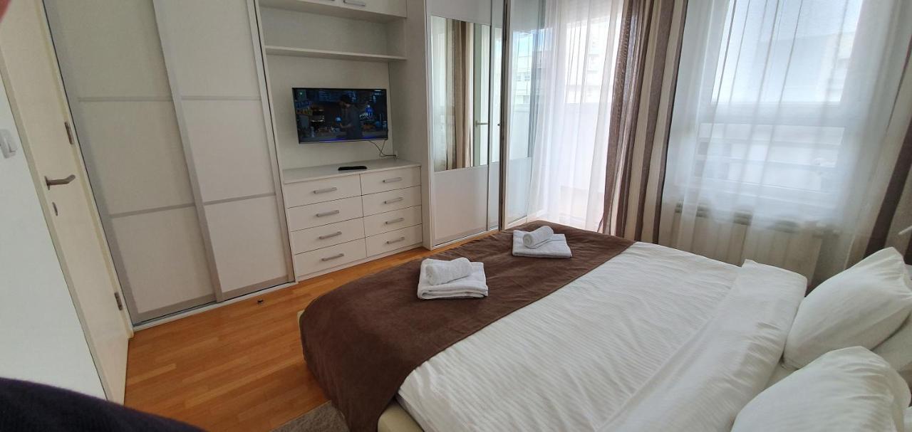 Royal Apartment Belvill Belgrado Esterno foto