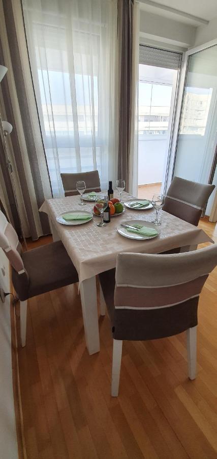 Royal Apartment Belvill Belgrado Esterno foto
