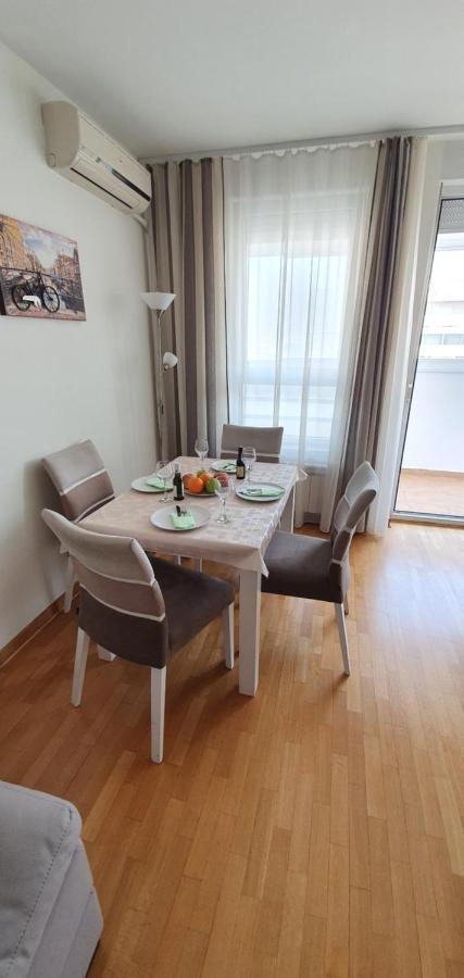 Royal Apartment Belvill Belgrado Esterno foto