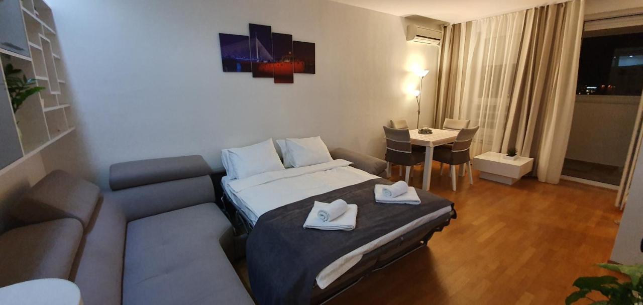 Royal Apartment Belvill Belgrado Esterno foto