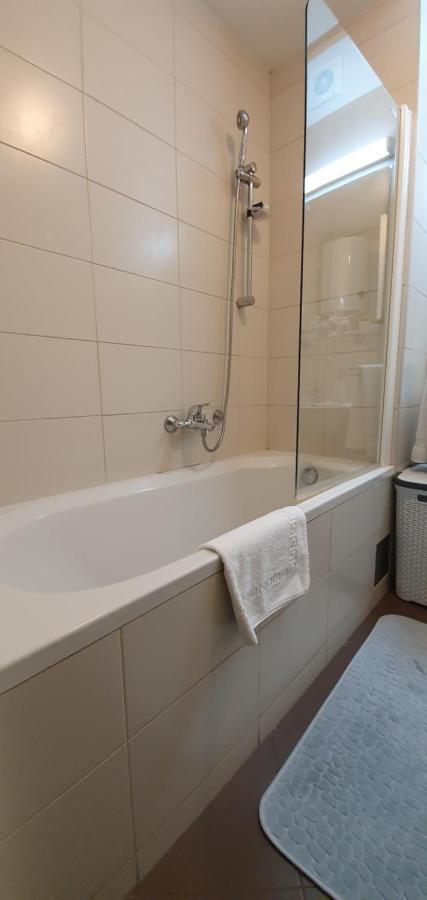 Royal Apartment Belvill Belgrado Esterno foto
